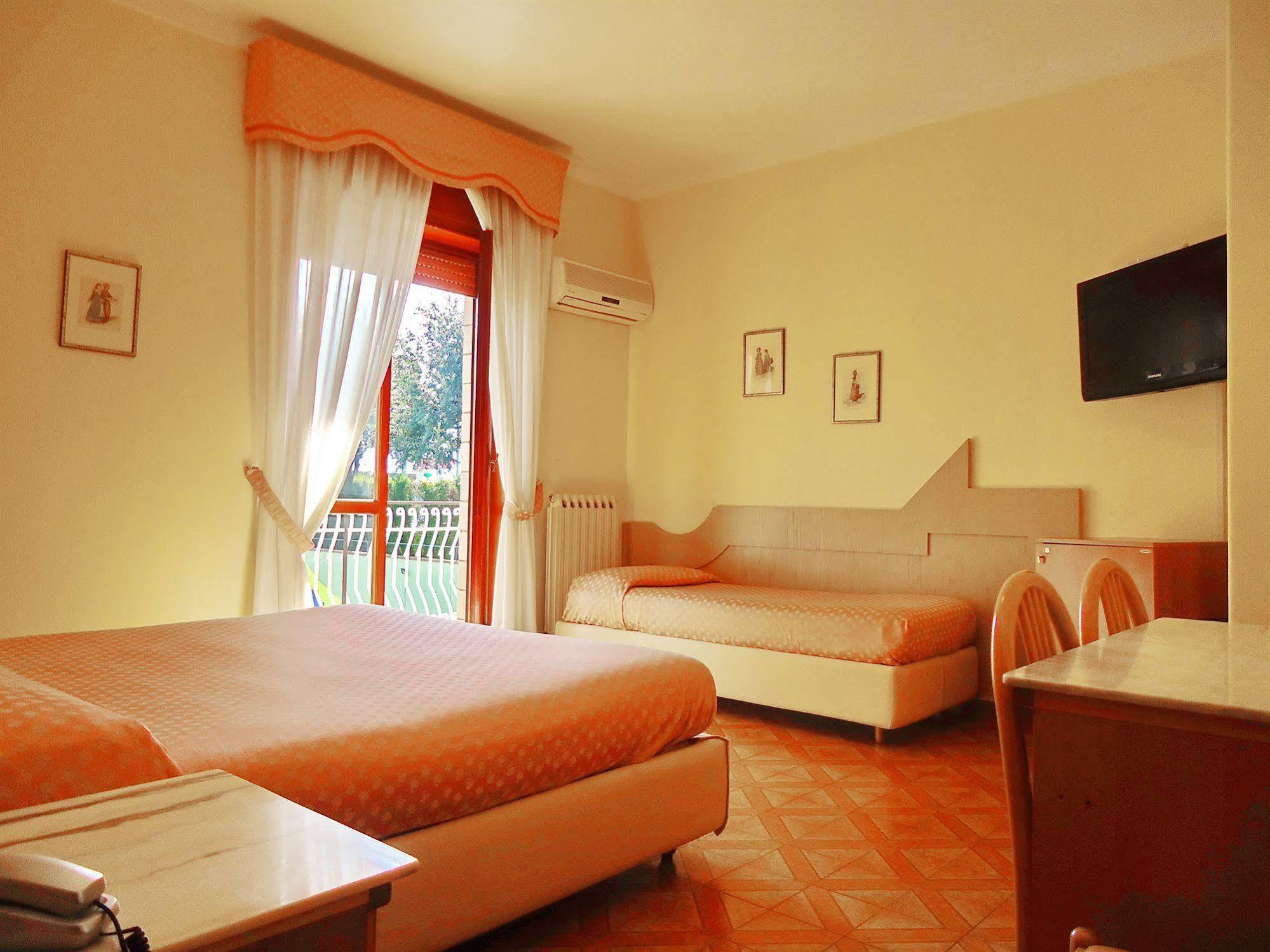 Giovanna Hotel 3*